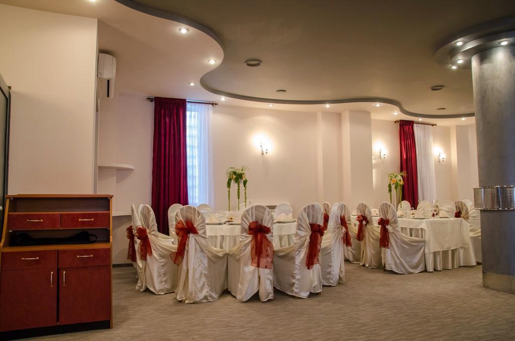 Hotel Regat Пітешть Екстер'єр фото