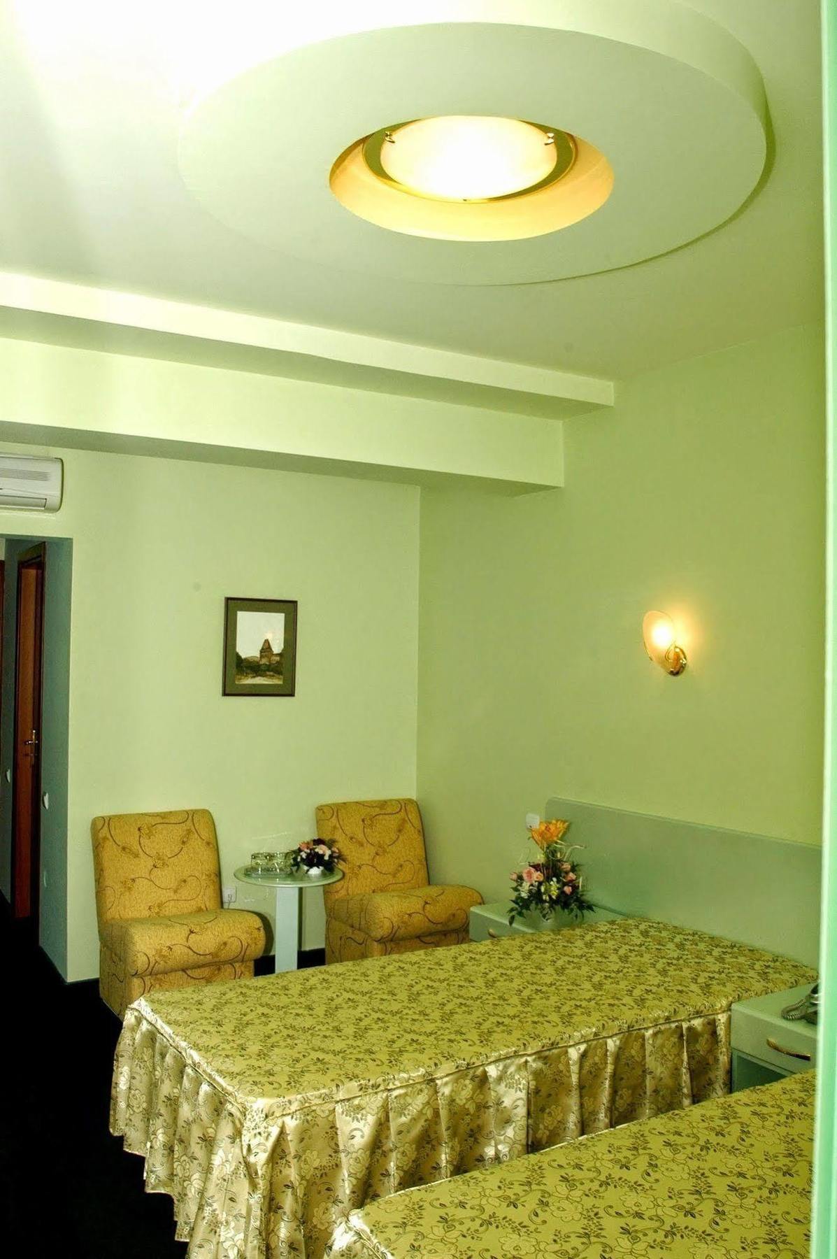 Hotel Regat Пітешть Екстер'єр фото