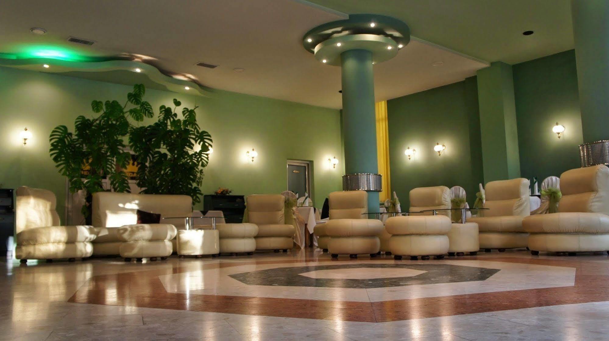 Hotel Regat Пітешть Екстер'єр фото